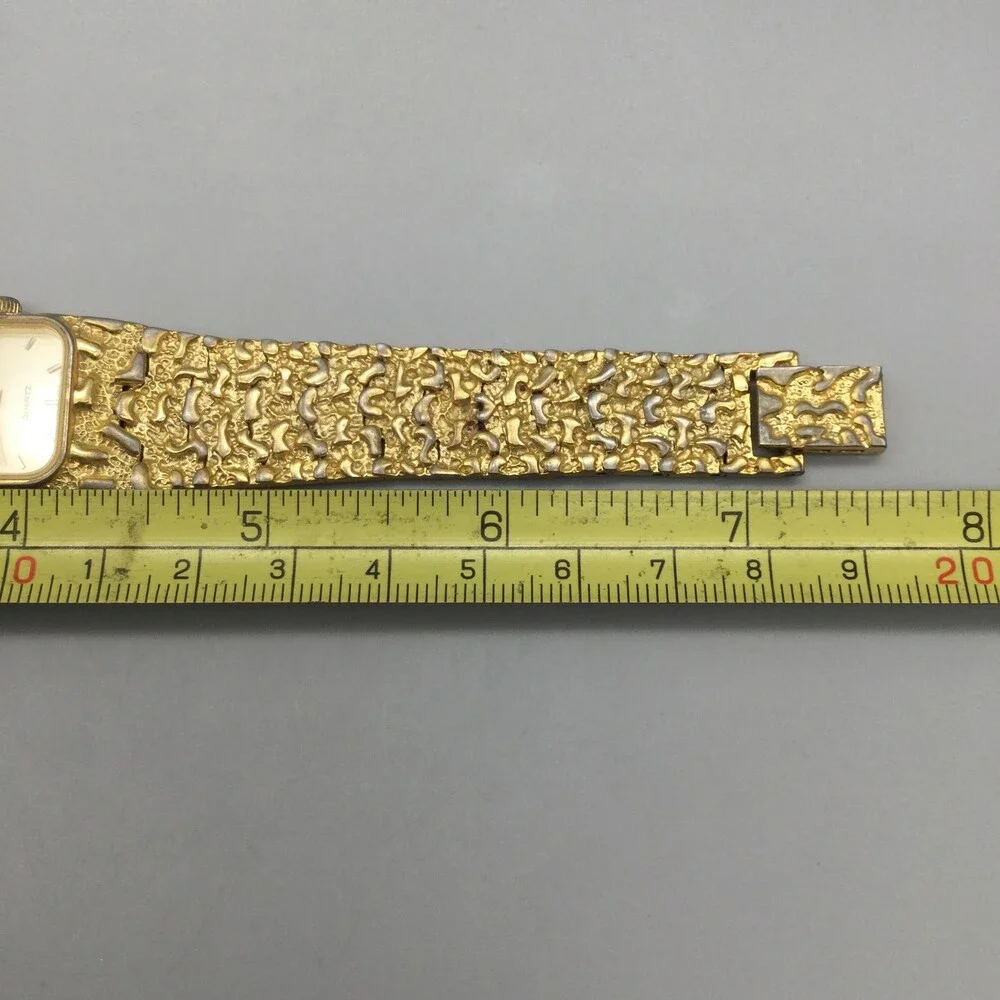 Vintage Risa Women Watch 21mm Gold Tone Nugget Texture Bracelet New Battery 7.5